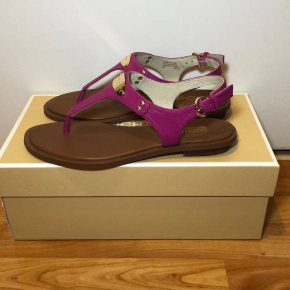 MICHAEL KORS | Fuchsia Plate Thongs - Picture 1 of 3